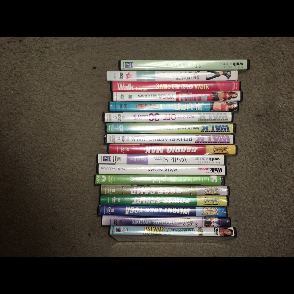 💪🏋️‍♀️🧘‍♀️17 workout DVDs 📀